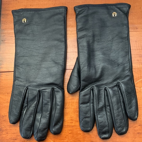 Etienne Aigner Accessories Vintage Etienne Aigner Black Leather